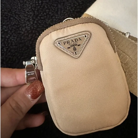 Prada Re-edition shoulder bag - Picture 7 of 17